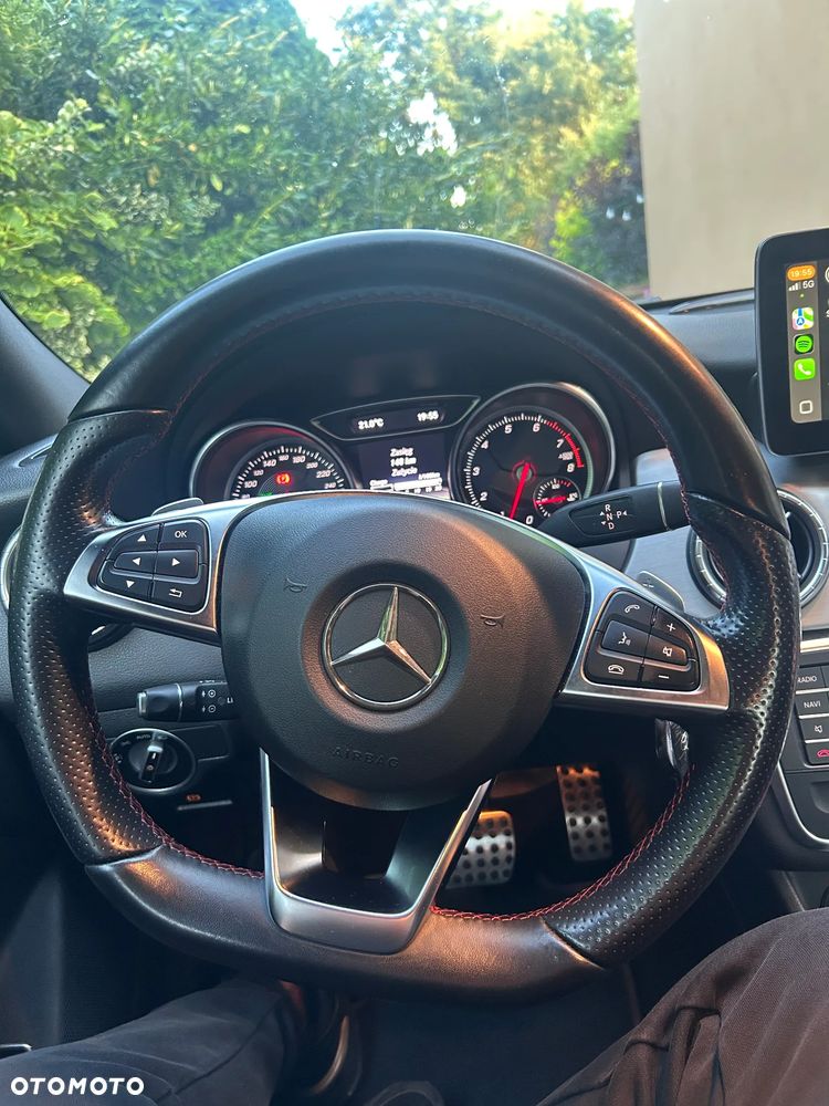 Mercedes-Benz CLA 220 4-Matic AMG Line - 13