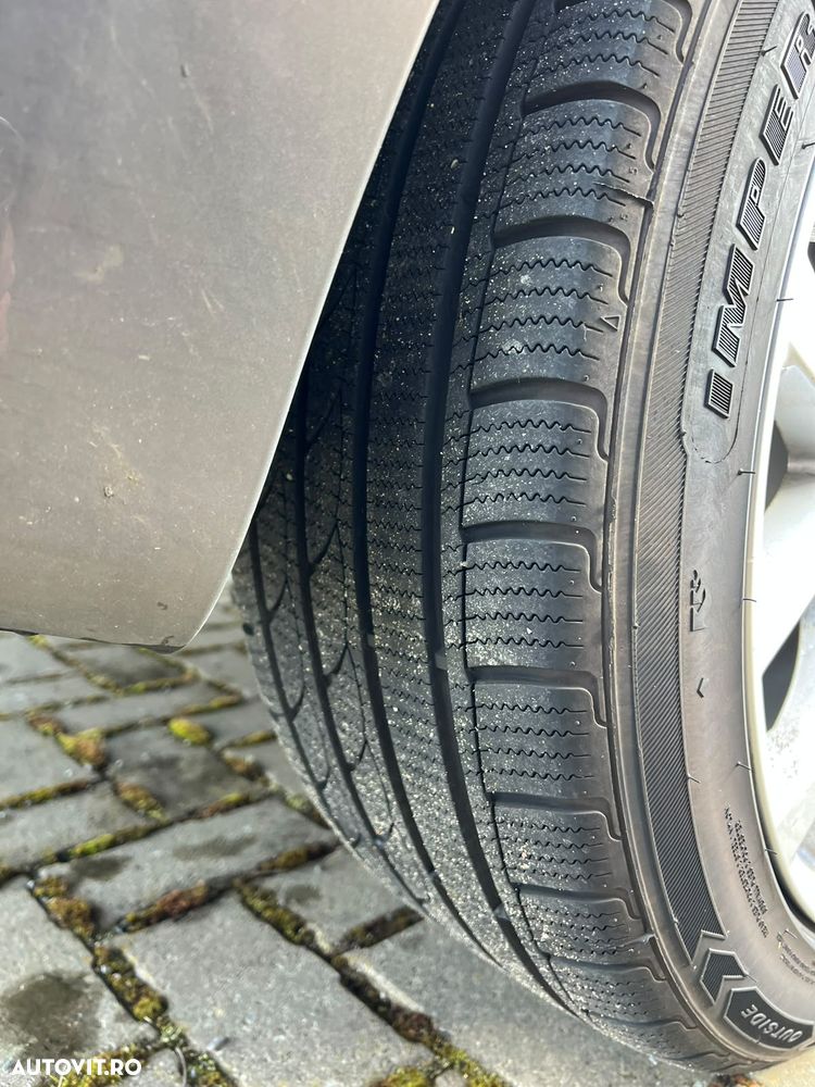 BMW Seria 5 520d - 28