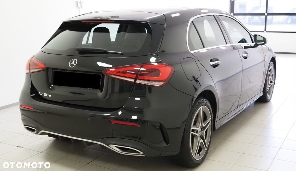 Mercedes-Benz Klasa A 250 e 8G-DCT AMG Line - 3