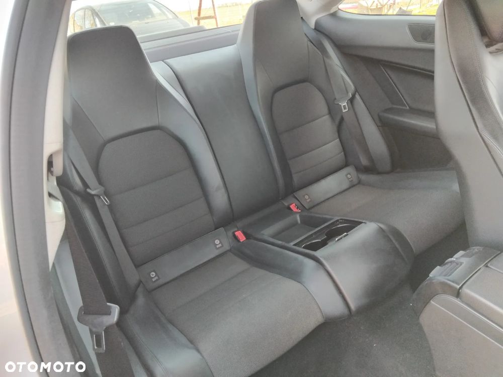 Mercedes-Benz Klasa C 180 CGI BlueEff - 6