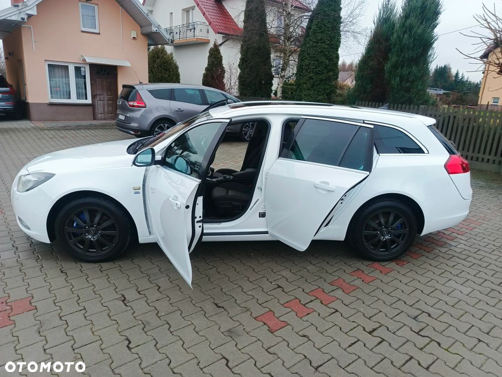 Opel Insignia 2.0 T SportsTourer 4x4 ecoFLEX Start/Stop Design Edition - 30