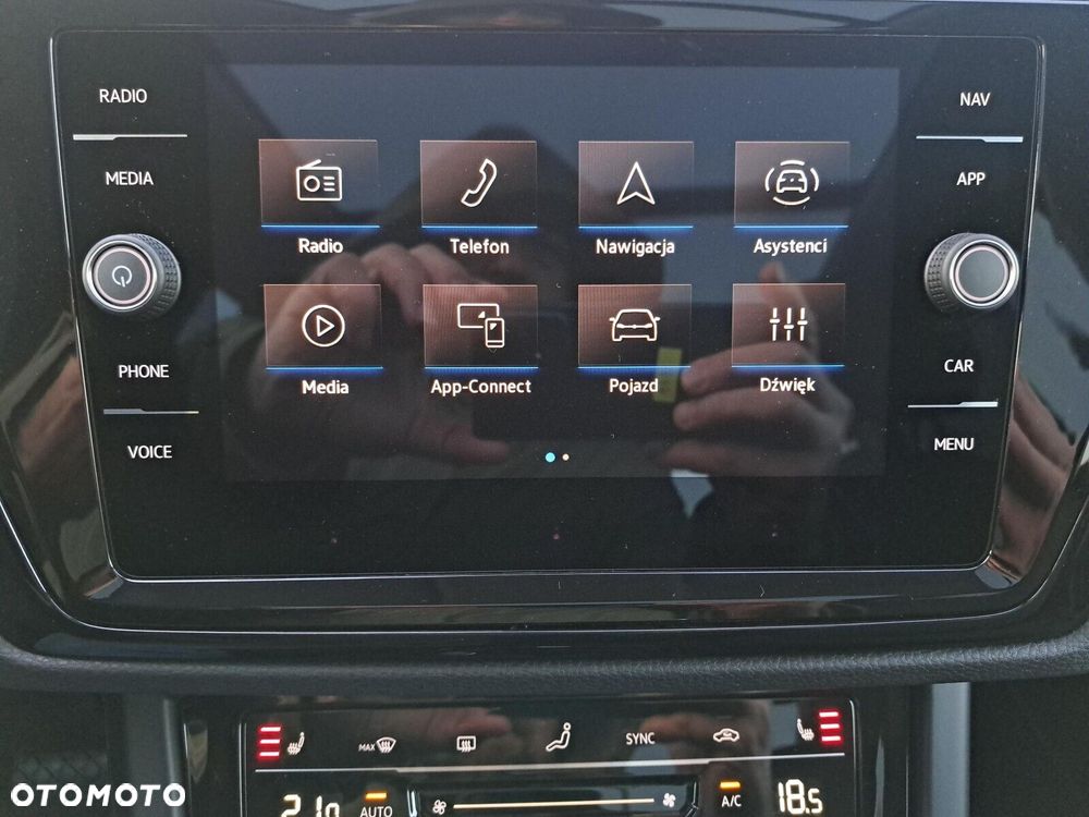 Volkswagen Touran - 33