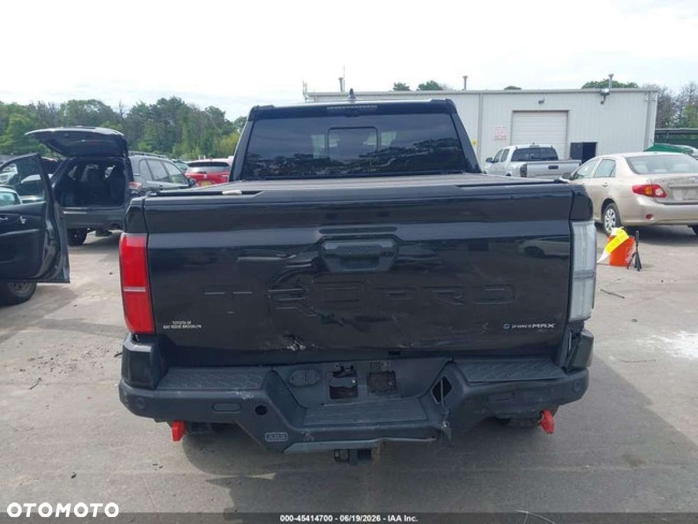 Toyota Tacoma - 5