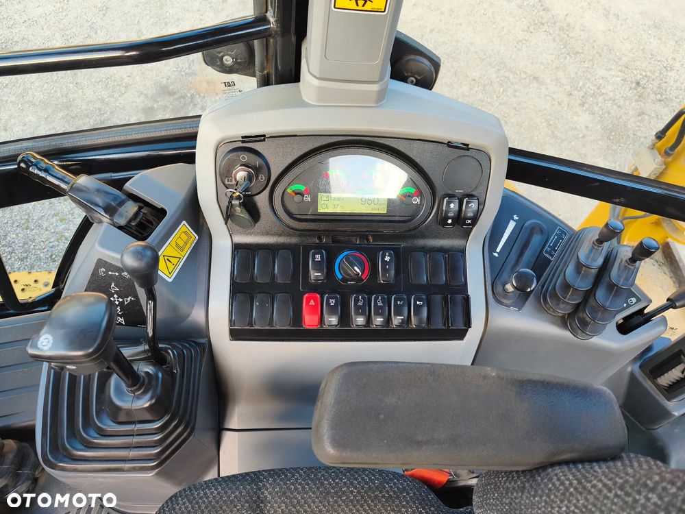 Mecalac TLB870 - 28