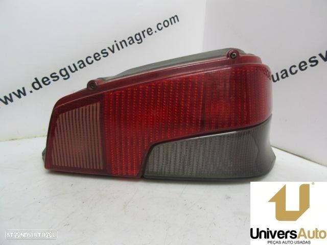 FAROLIM TRASEIRO DIREITO PEUGEOT 106 1.1 G - 1