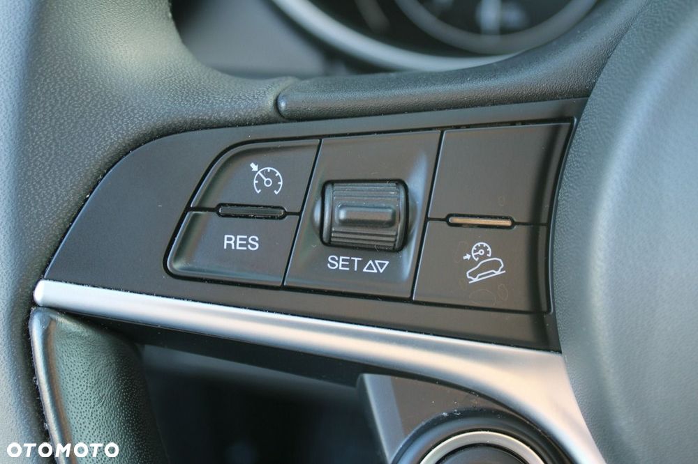 Alfa Romeo Stelvio - 24