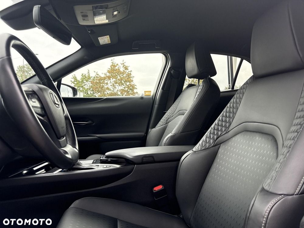 Lexus UX - 11