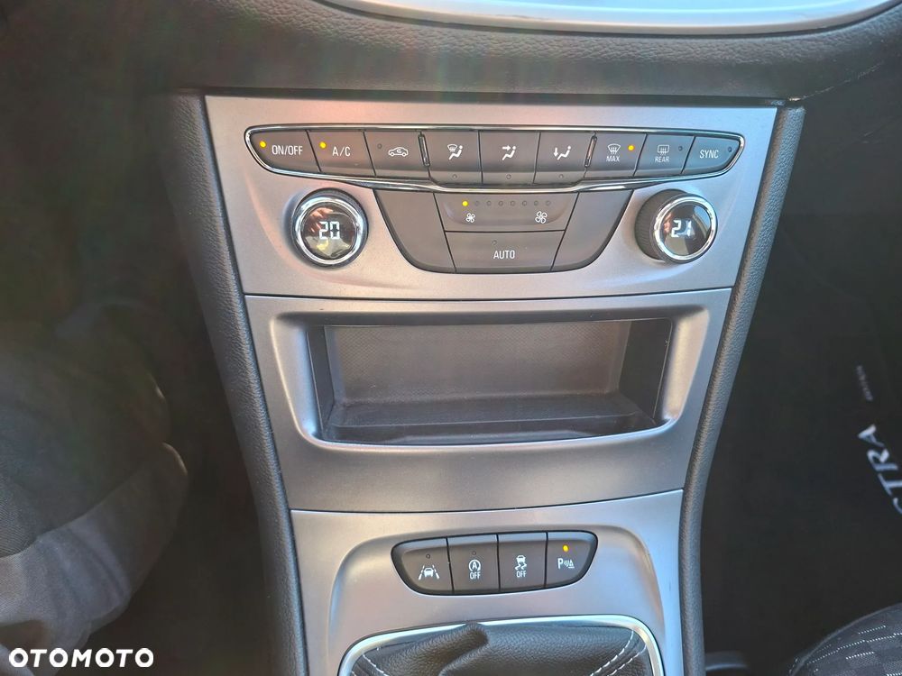 Opel Astra 1.6 D Start/Stop 120 Jahre - 12