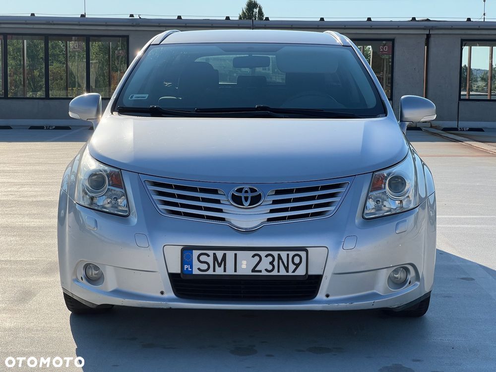 Toyota Avensis - 2