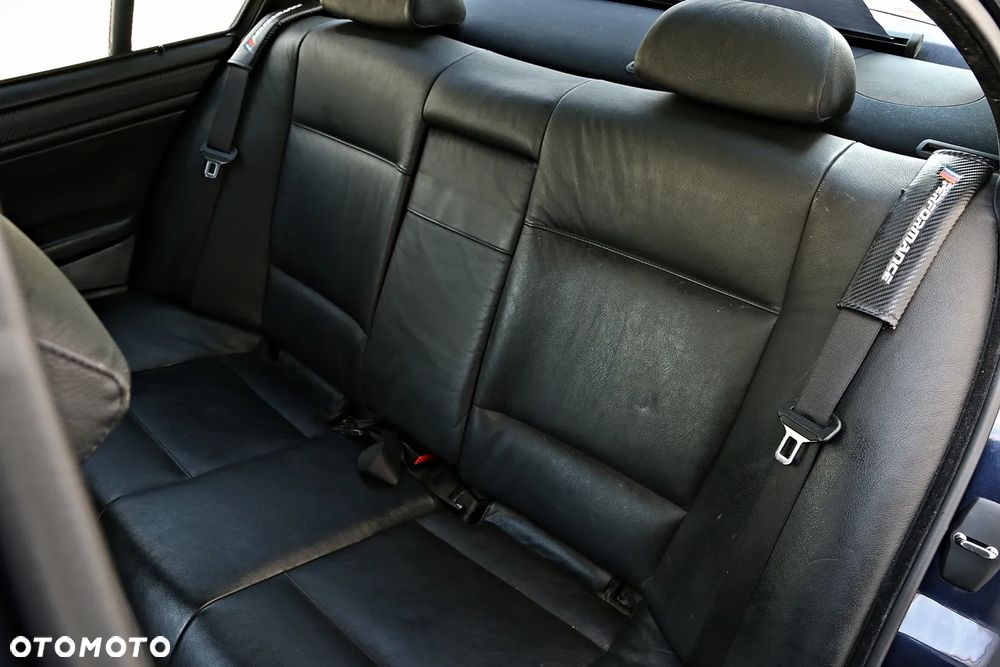 BMW Seria 3 320i - 36