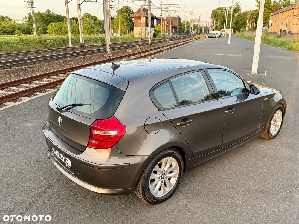 BMW Seria 1 118d DPF - 10
