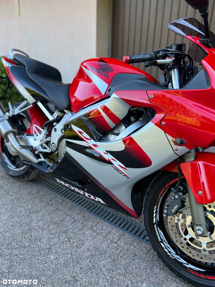 Honda CBR - 16