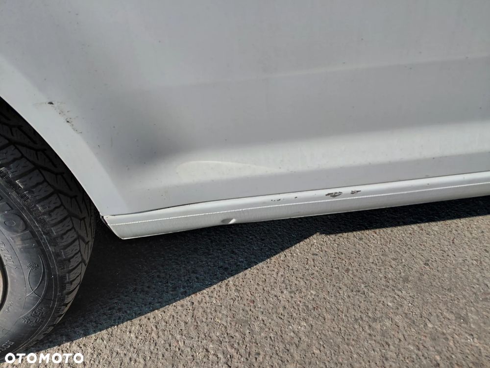 Volkswagen Caddy 2.0 TDI Comfortline - 22