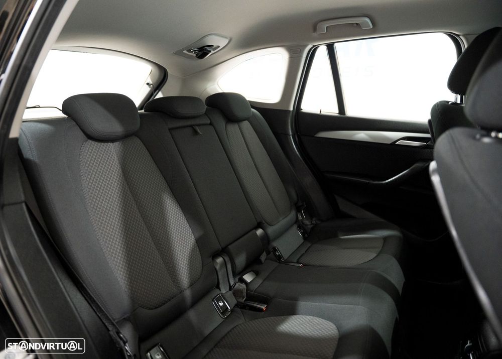 BMW X1 25 e xDrive Corporate Edition - 13