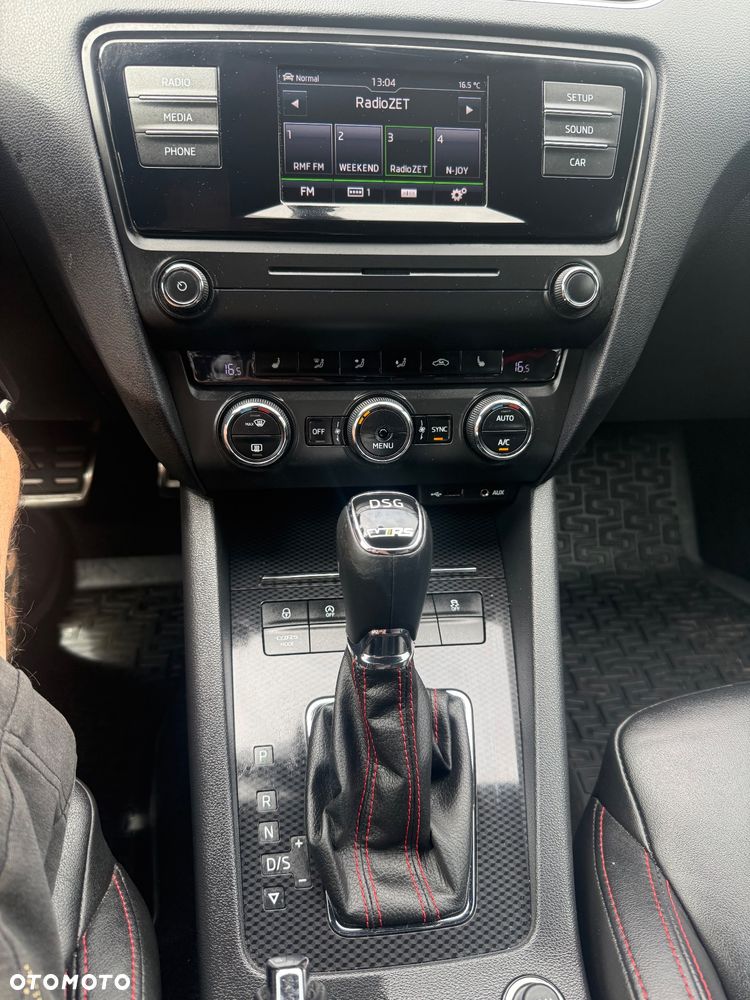 Skoda Octavia 2.0 TDI DSG RS - 26