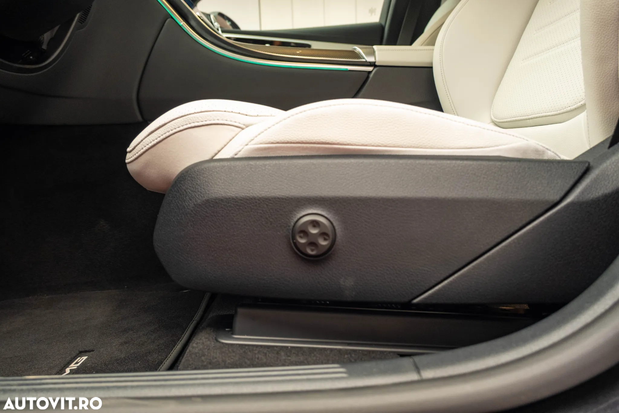 Mercedes-Benz GLC 220 d 4MATIC MHEV - 20