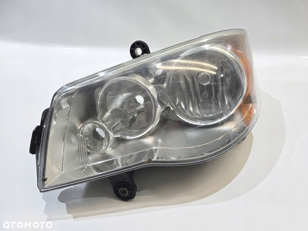 reflektor lampa przód lewy chrysler voyager town country usa 05113337ae - 1