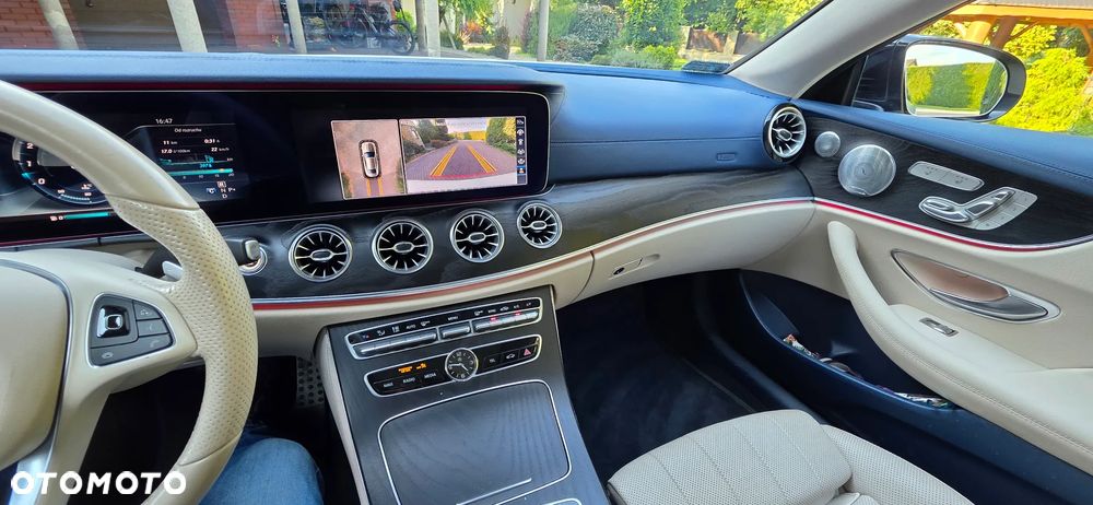 Mercedes-Benz Klasa E 400 4-Matic 9G-TRONIC - 11