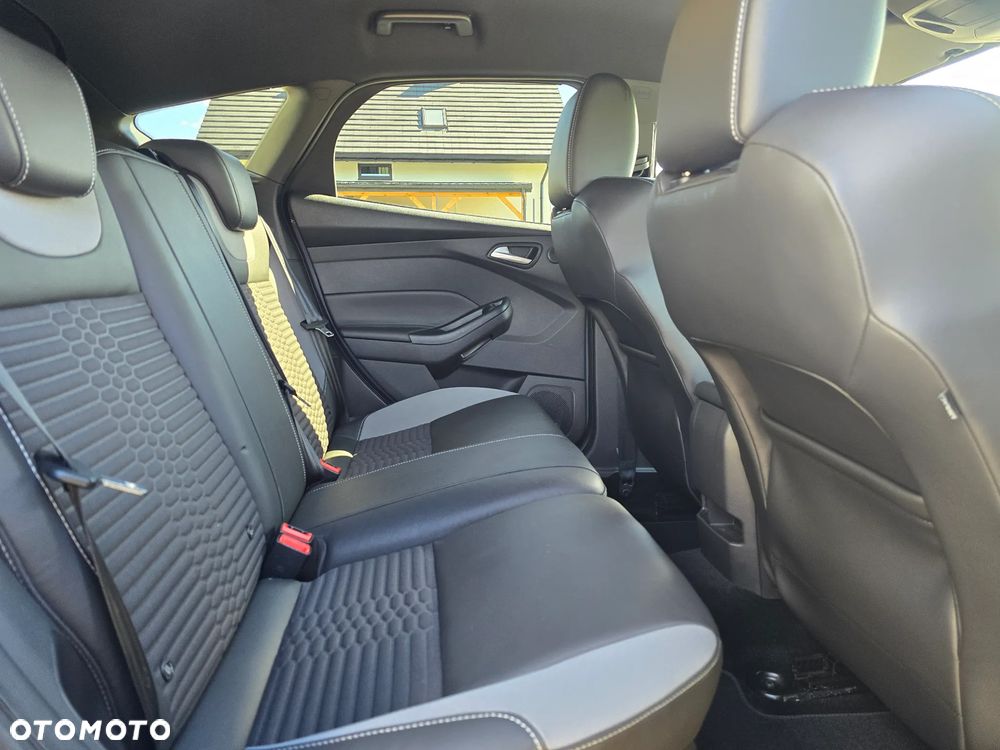 Ford Focus 2.0 EcoBoost ST mit Leder-Exclusiv-Paket - 30