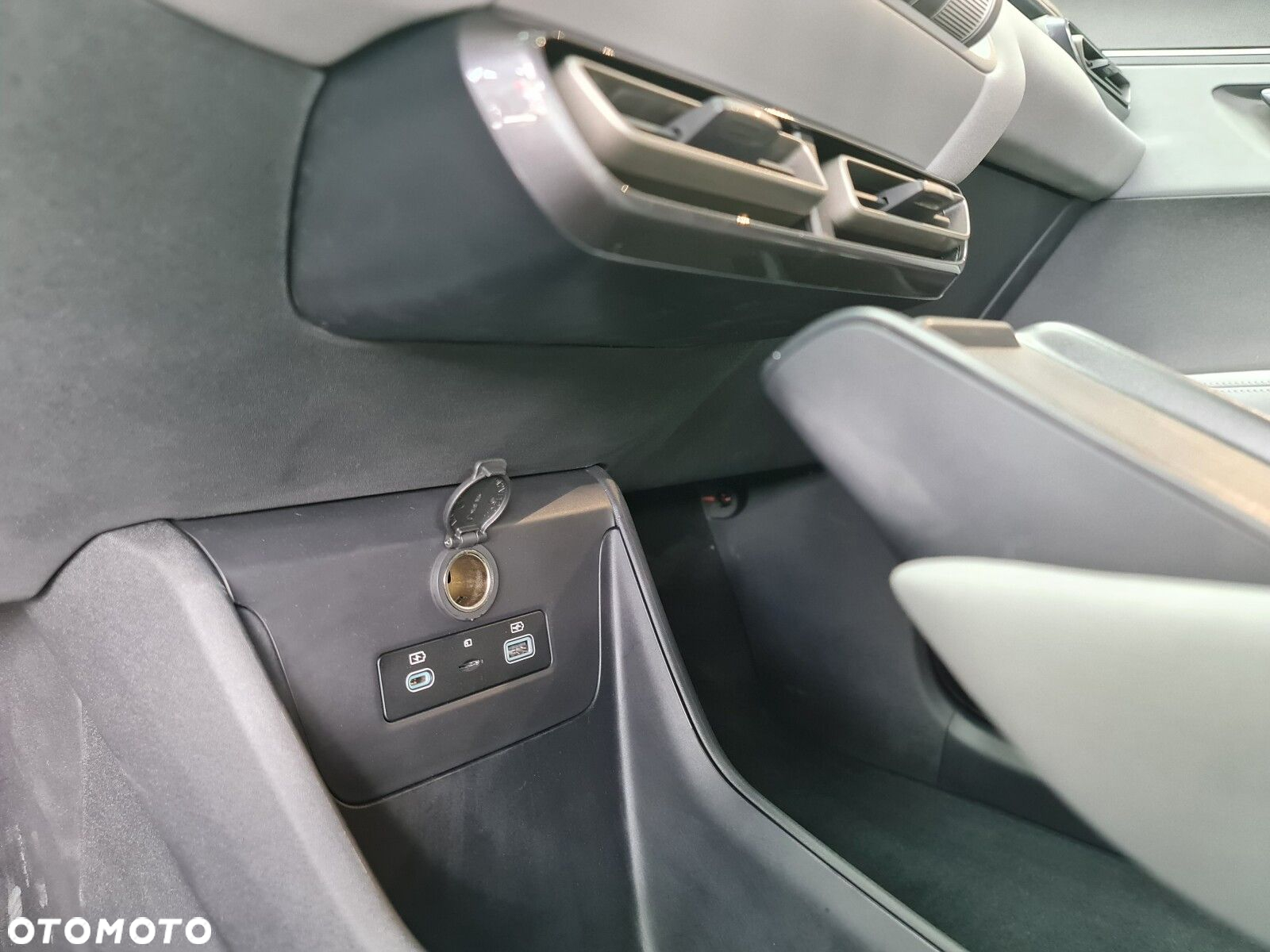 BYD Dolphin Surf - 28