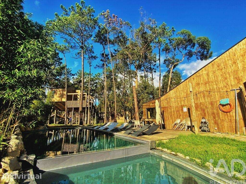 Parque de campismo T27 em Atouguia da Baleia de 9387,00 m2