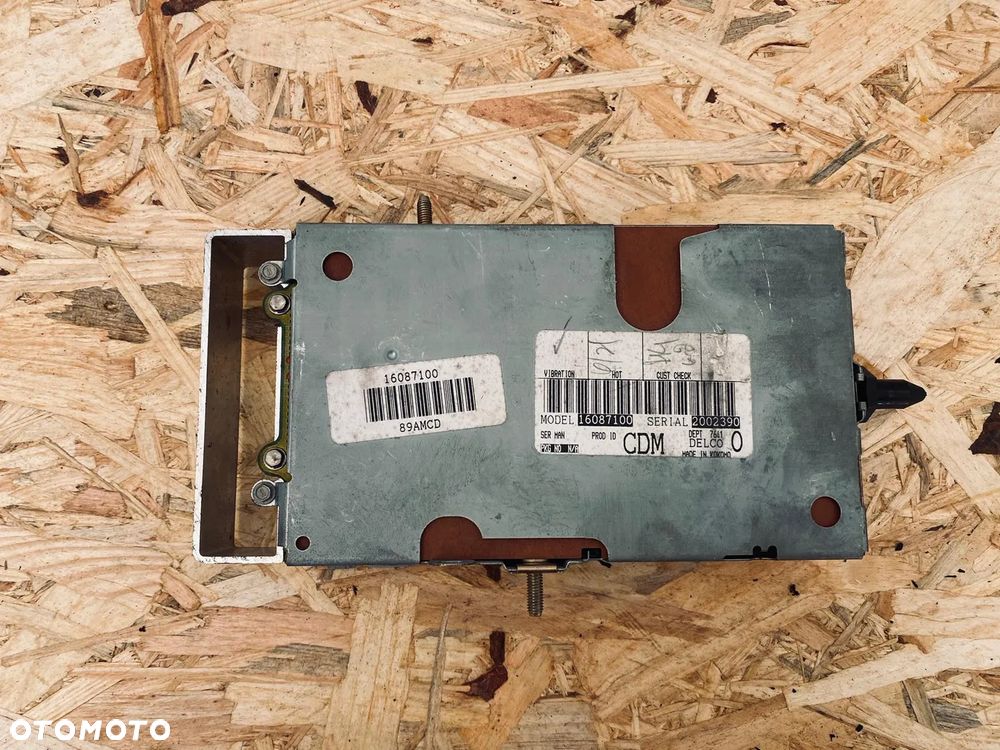 Moduł sterownik BOSE RADIO AM/FM OEM16087100 Corvette C4 1989-1996 - 1