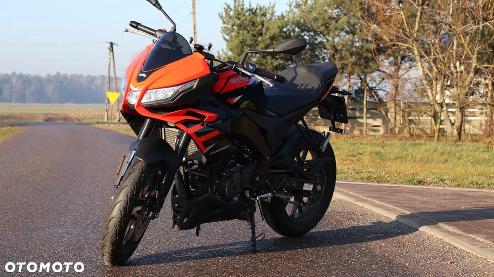 Aprilia Tuono - 1