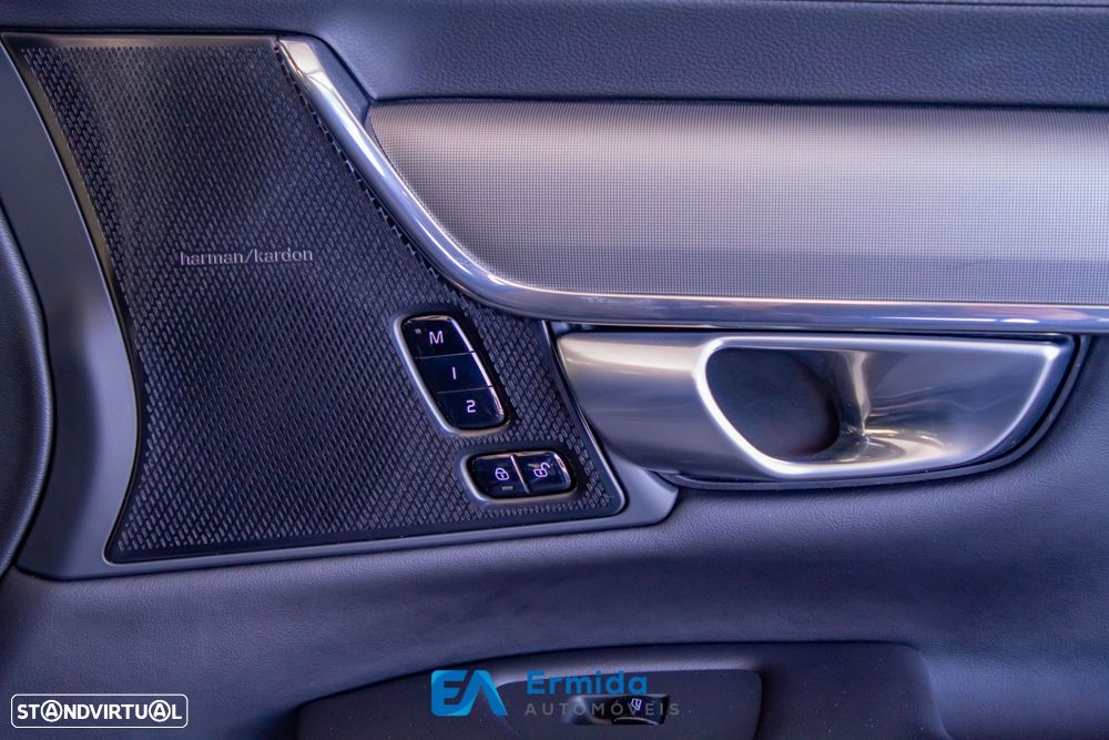 Volvo V90 2.0 T6 PHEV R-Design AWD - 39