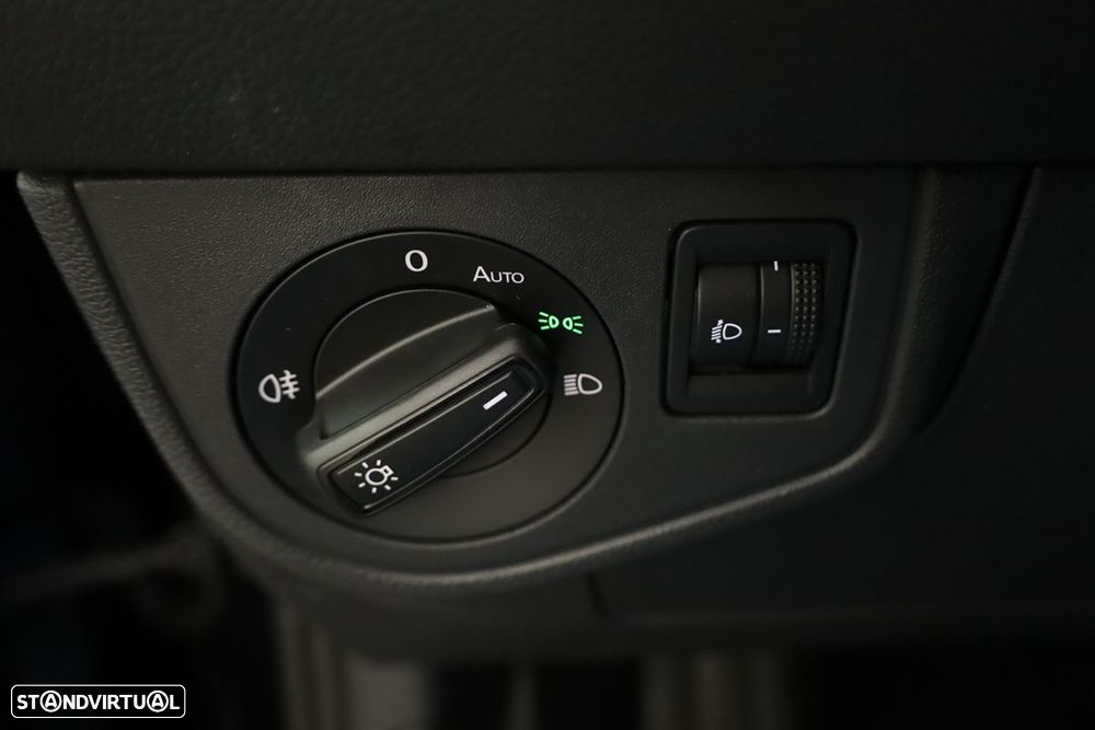 VW Taigo 1.0 TSI Urban DSG - 18