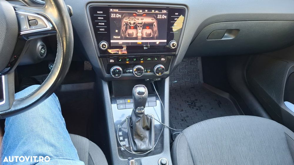 Skoda Octavia 2.0 TDI DSG Ambition - 8