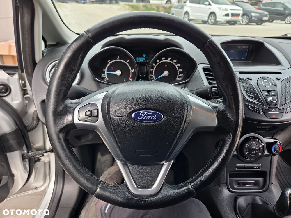Ford Fiesta 1.5 TDCi ST&St Titanium - 21