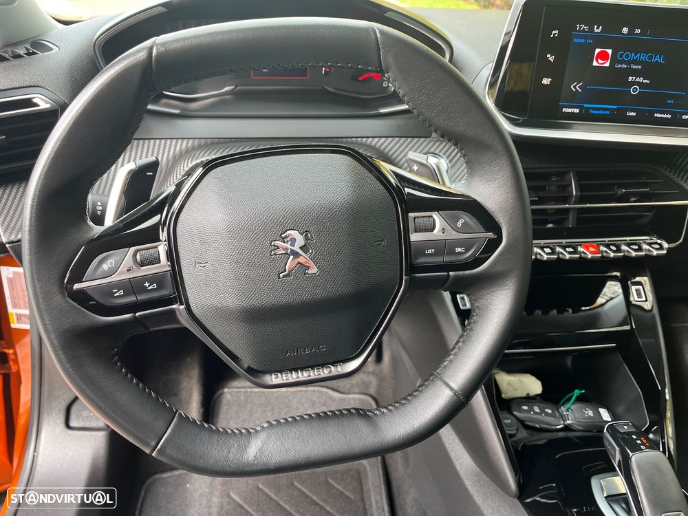 Peugeot 2008 1.2 PureTech Allure EAT8 - 14