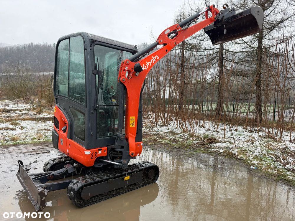 Kubota KX016-4 Koparka Gąsienicowa 2 tony. DEKRA aktualna do 2026r. Rozsuwane Hydr. podwozie! Sprowadzona z Gospodarstwa Norweskiego! Zero luzów i wycieków. Maszyna jak Nowa z Salonu! 2016rok. Pełna Dokumentacja. Gąsienice bez zużycia! Łyżka Skarpowa! Szybkozłącze! szybka wolna jazda. Ani deka luzów i wycieków. OKAZJA - 37