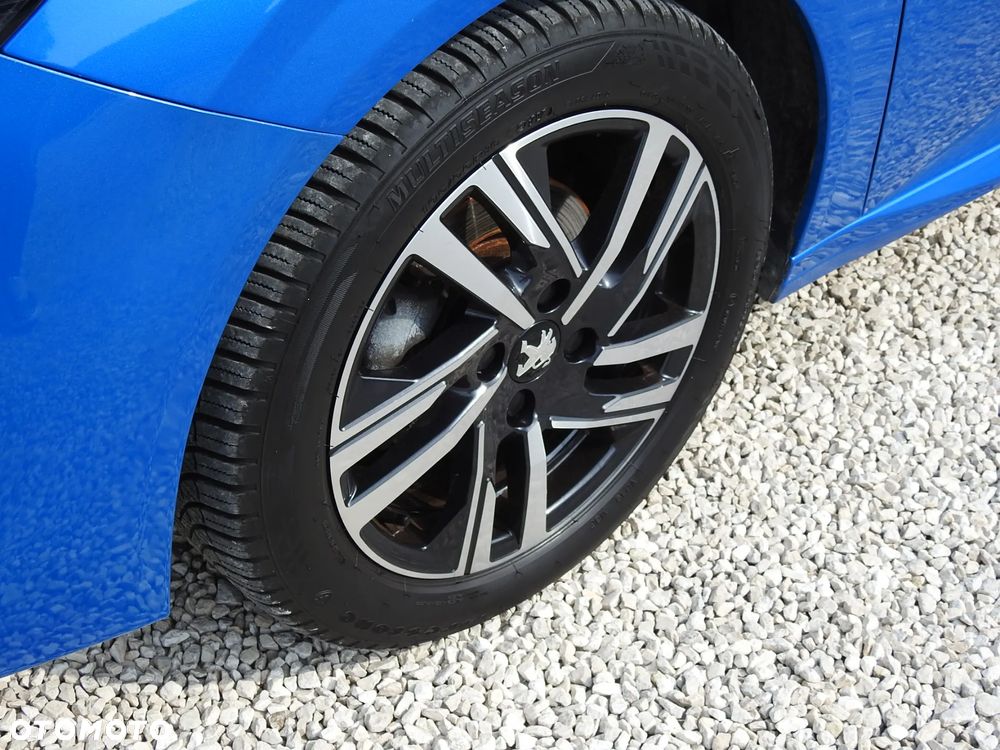 Peugeot 208 PureTech 75 Allure Pack - 33