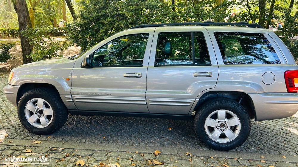 Jeep Grand Cherokee - 22