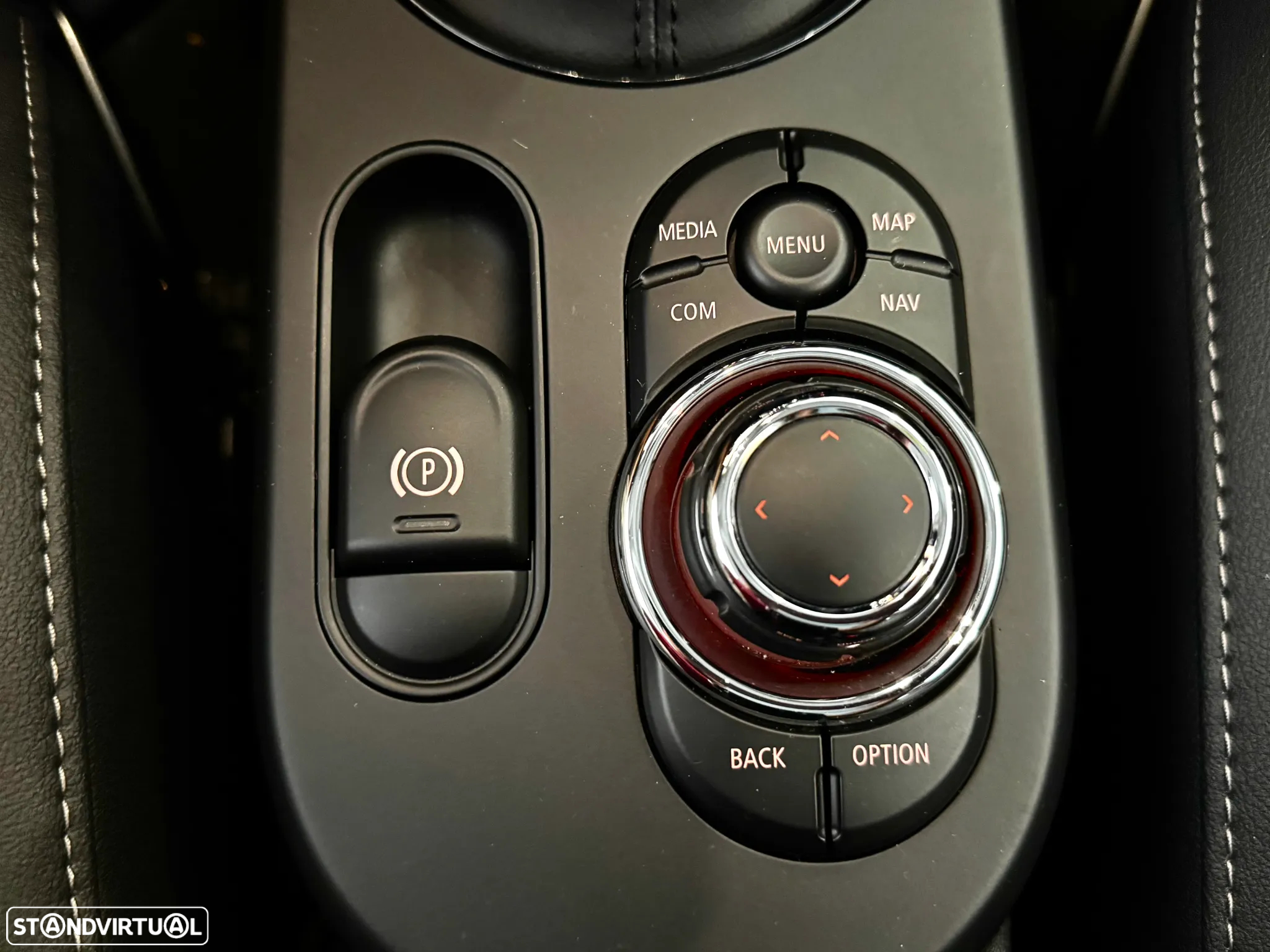 MINI 3 Portas Cooper SE Premium Extra Essential - 28