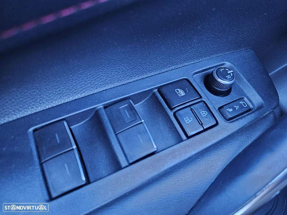 Toyota Corolla 1.8 Hybrid Exclusive - 44