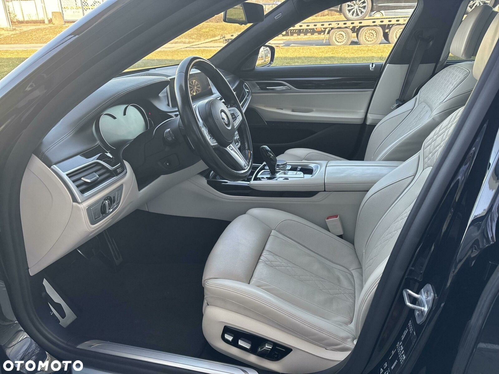 BMW Seria 7 - 10
