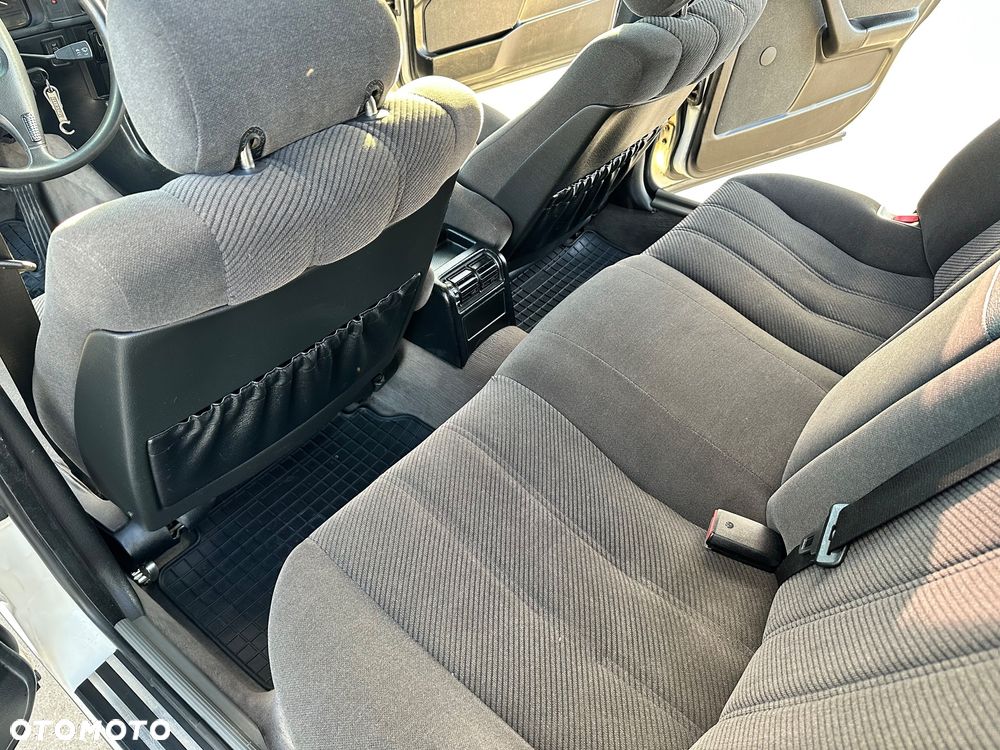 BMW Seria 5 520i - 20