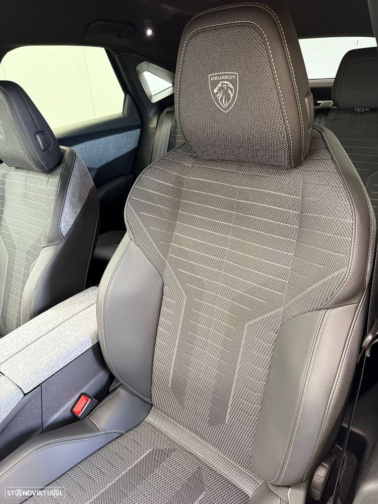 Peugeot E-3008 73 kWh GT - 8