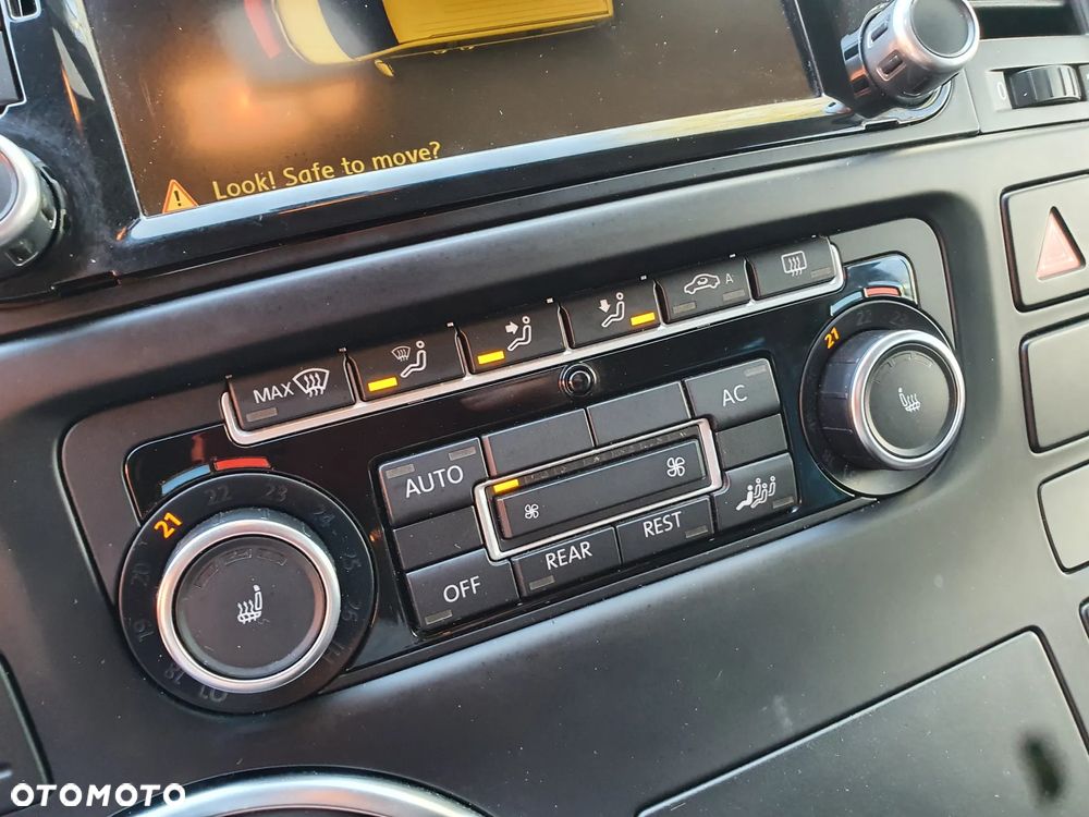 Volkswagen Multivan - 17