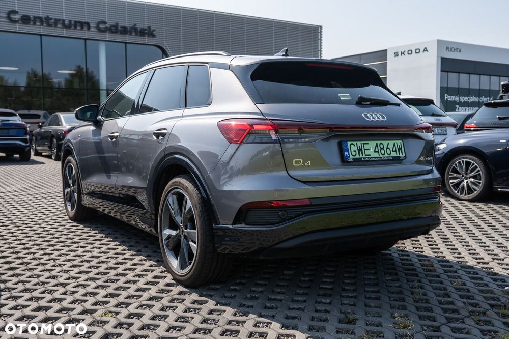 Audi Q4 e-tron - 4
