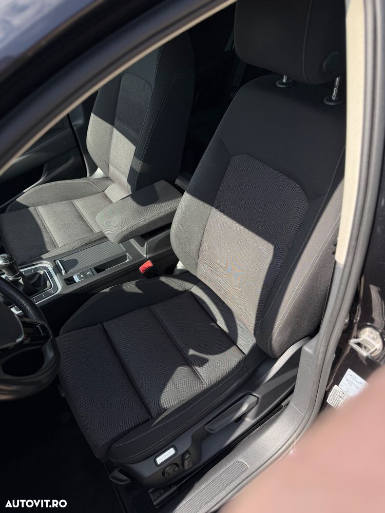 Volkswagen Passat 2.0 TDI Comfortline - 11