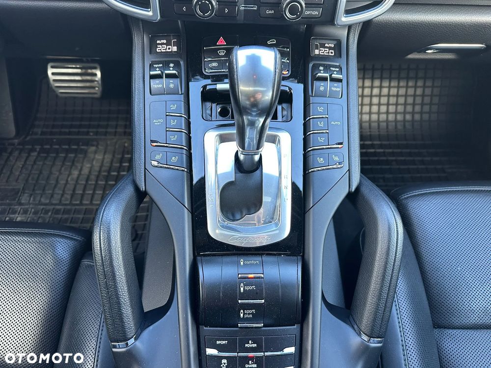 Porsche Cayenne S E-Hybrid - 18