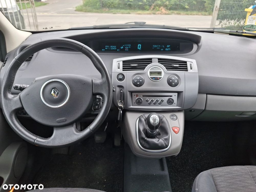 Renault Scenic 1.6 16V Confort Privilege - 9