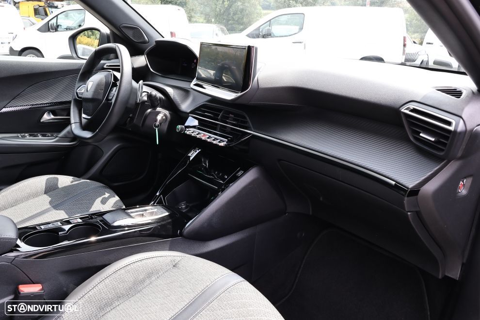 Peugeot 2008 1.2 Hybrid Allure e-DCS6 - 13