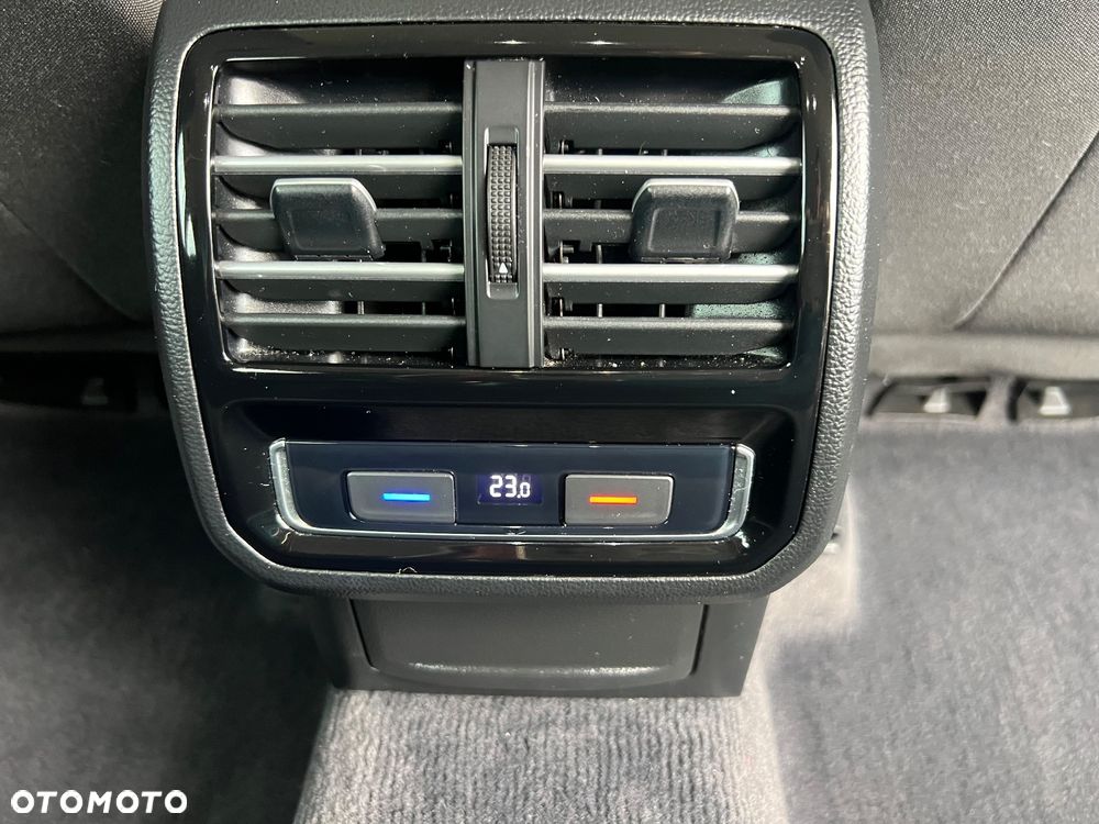 Volkswagen Passat - 16