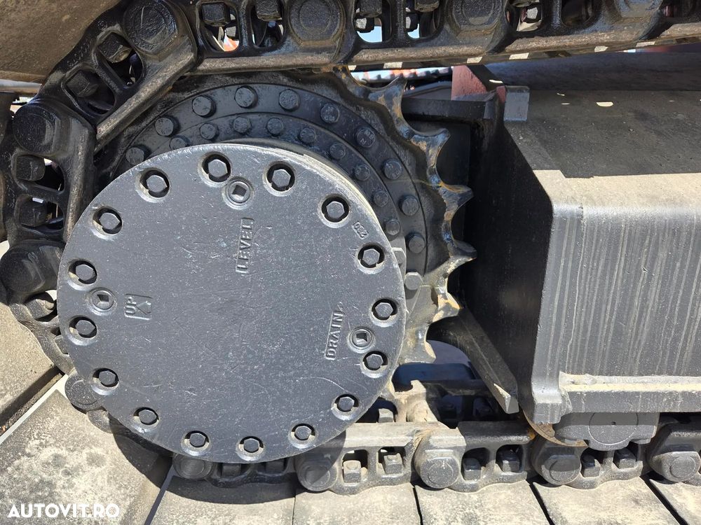 Hitachi 32t, cupa 1,8mc NOUA, 2019, 7.237h, consum mediu 18,6litri/ora, Isuzu 265CP, 3 pompe hidr HITACHI, produs in JAPONIA, lant 80% bun doar 991h deplasare, reviziile facute, inst picon si rotire, antifurt, Ad sapare 8m, AC, leasing 3 ani-PROMOTIE 96.900 - 23