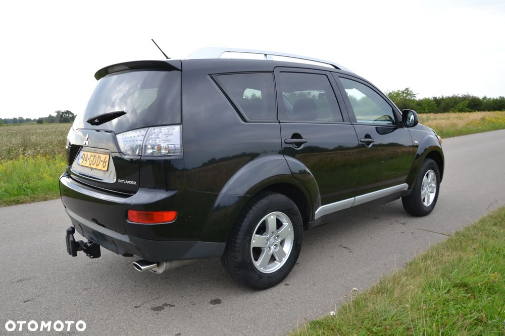 Mitsubishi Outlander 2.4 2WD Plus - 16