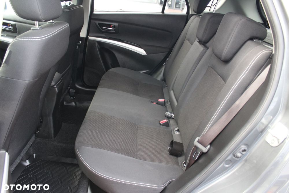 Suzuki SX4 - 16